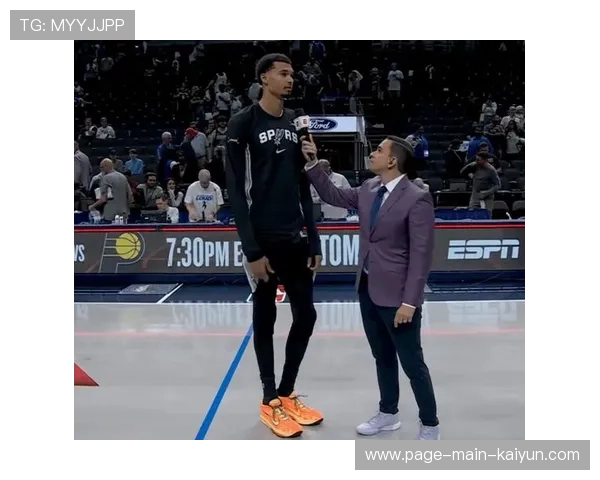 戴维斯单场爆发：逆转乾坤助球队险胜的英雄时刻